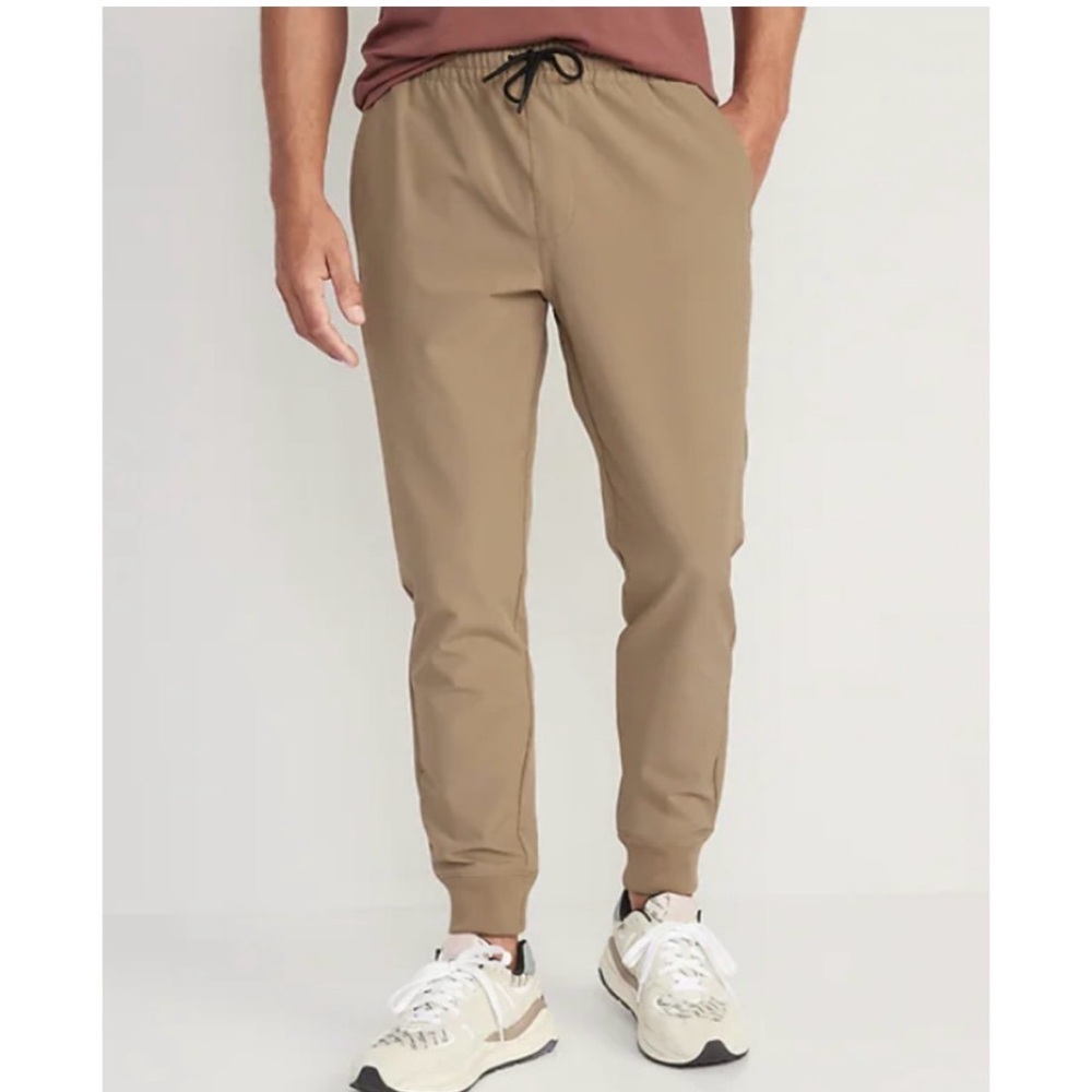 Men’s Stretch tech Tan Joggers Size M